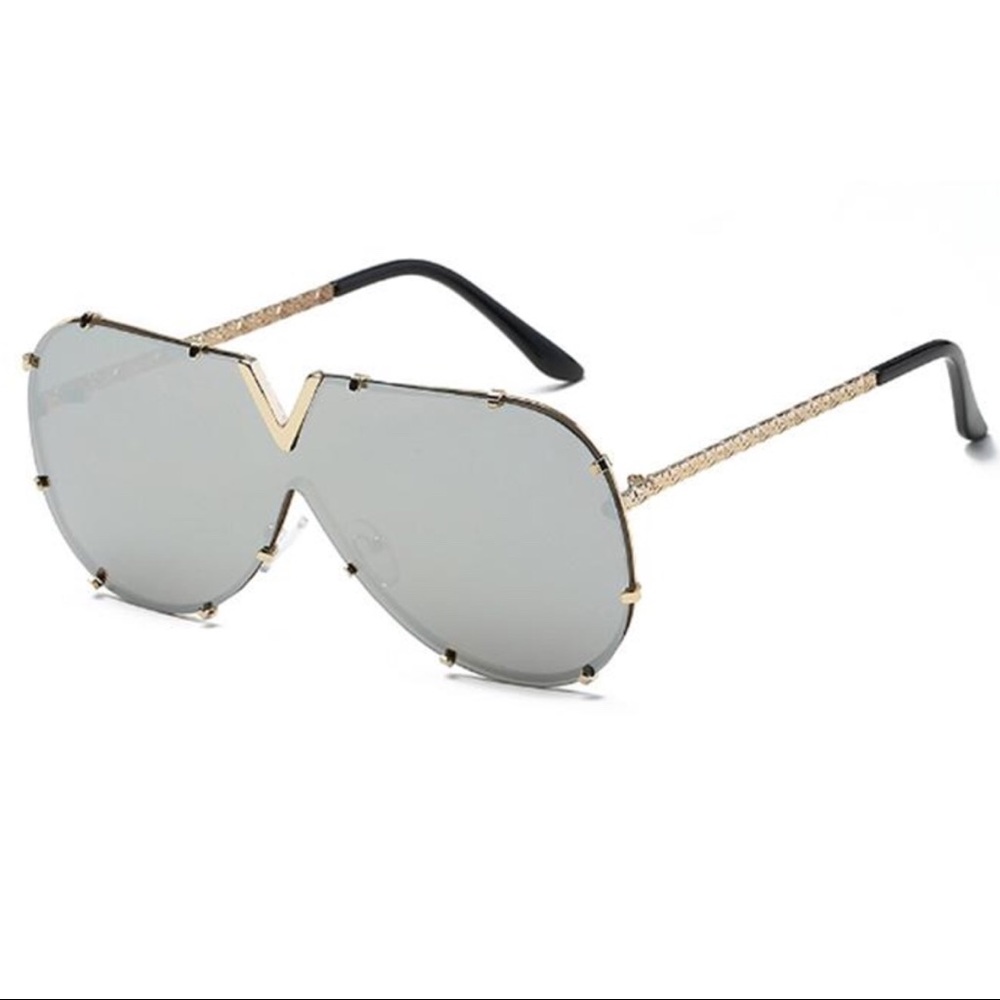 Oversized reflective Sunnies